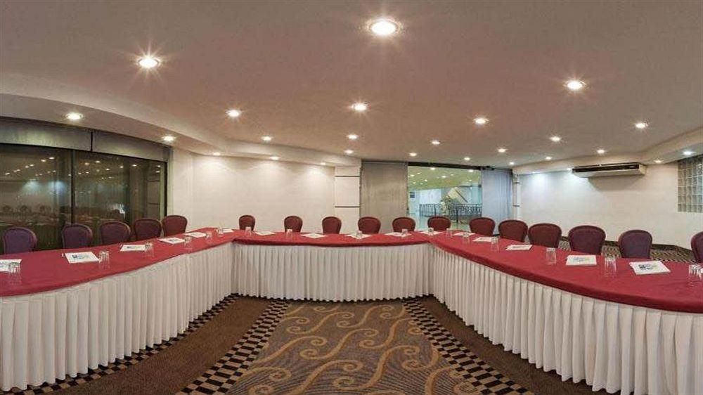Holiday Inn Express Toluca By Ihg Esterno foto