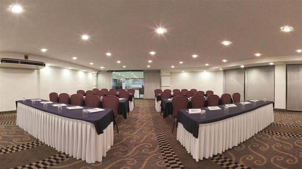 Holiday Inn Express Toluca By Ihg Esterno foto