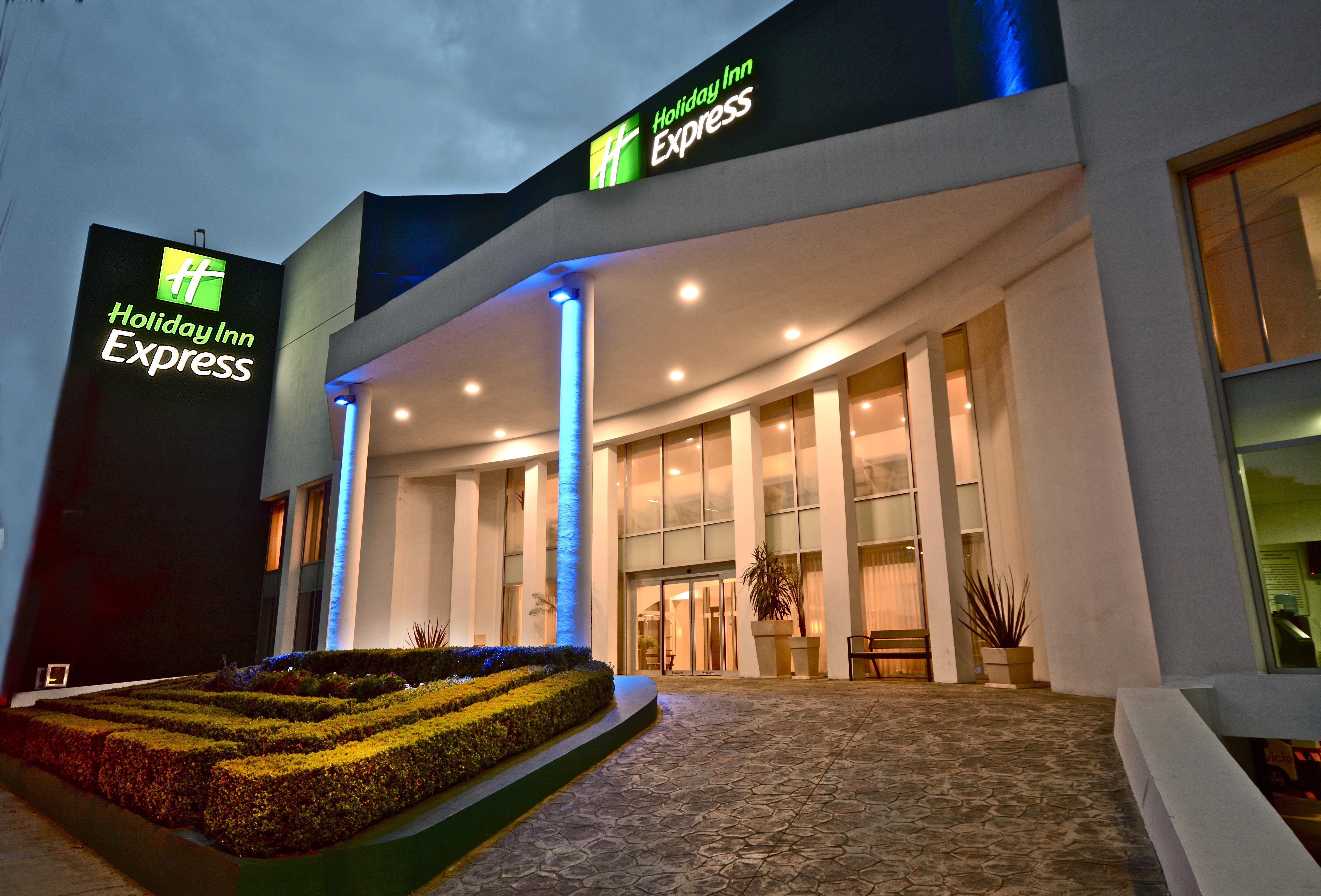 Holiday Inn Express Toluca By Ihg Esterno foto