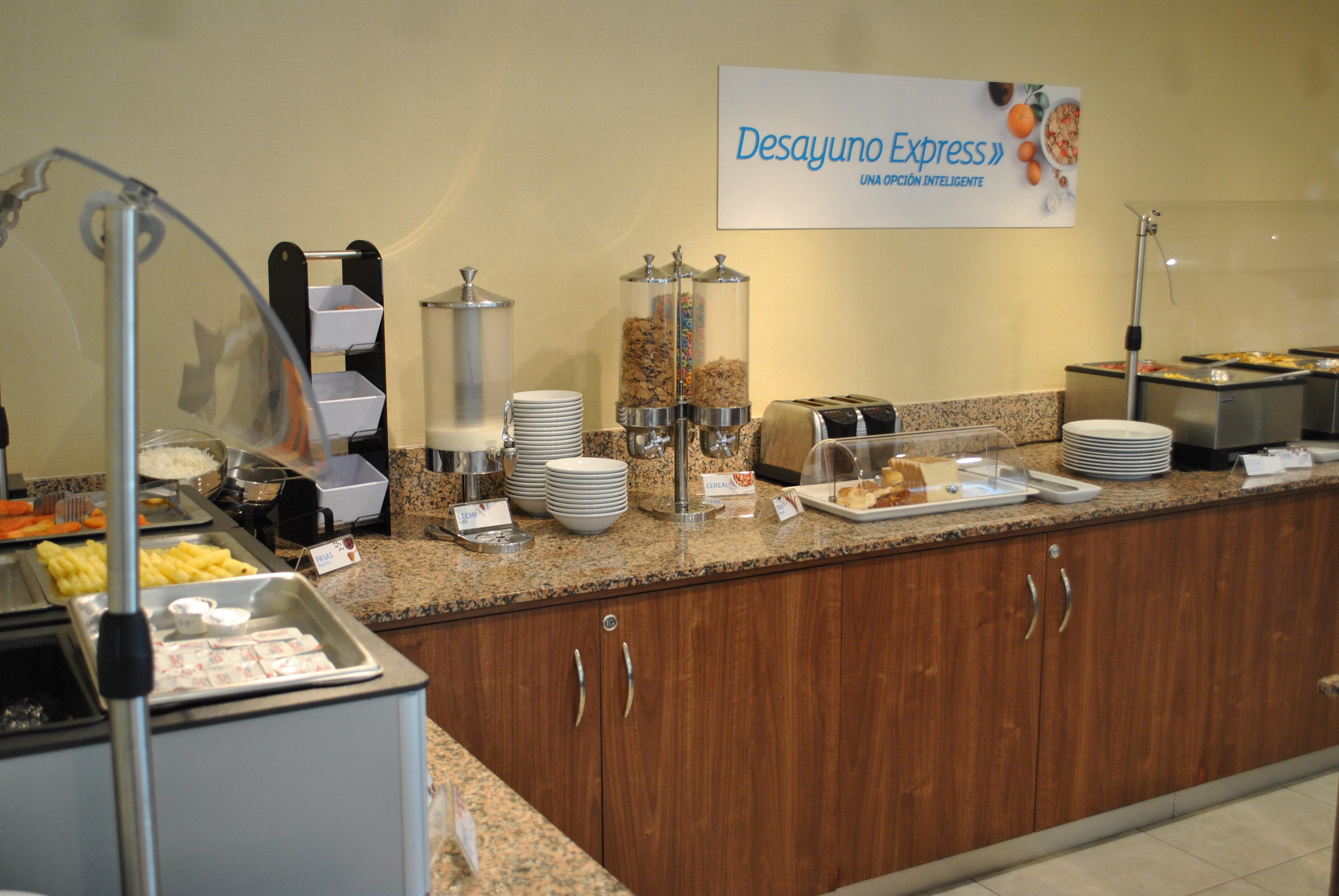 Holiday Inn Express Toluca By Ihg Esterno foto